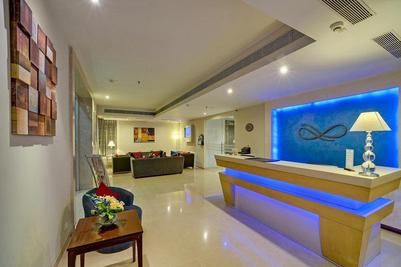 Sarovar Portico Naraina, Hotel Нью-Дели Экстерьер фото