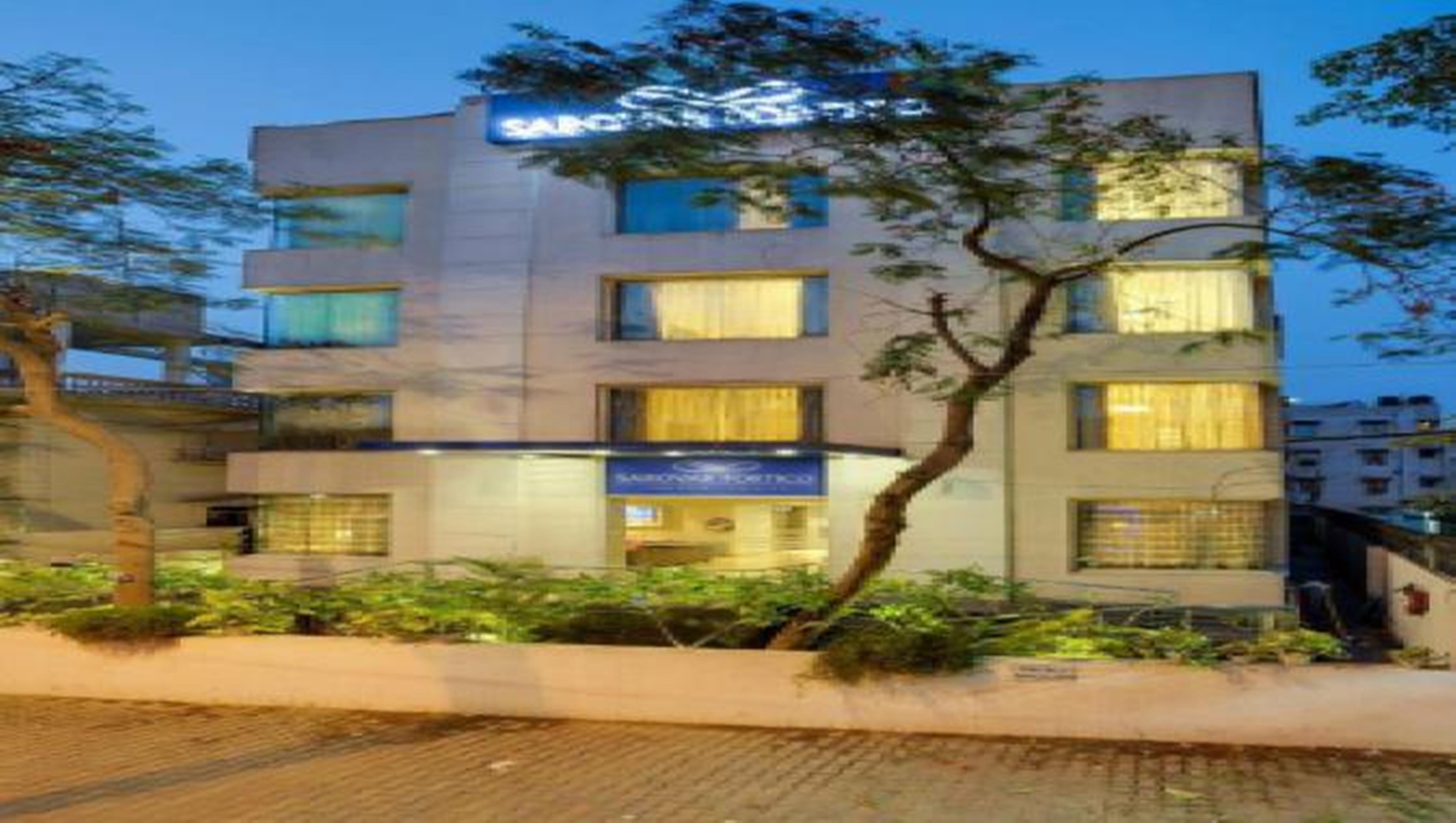 Sarovar Portico Naraina, Hotel Нью-Дели Экстерьер фото
