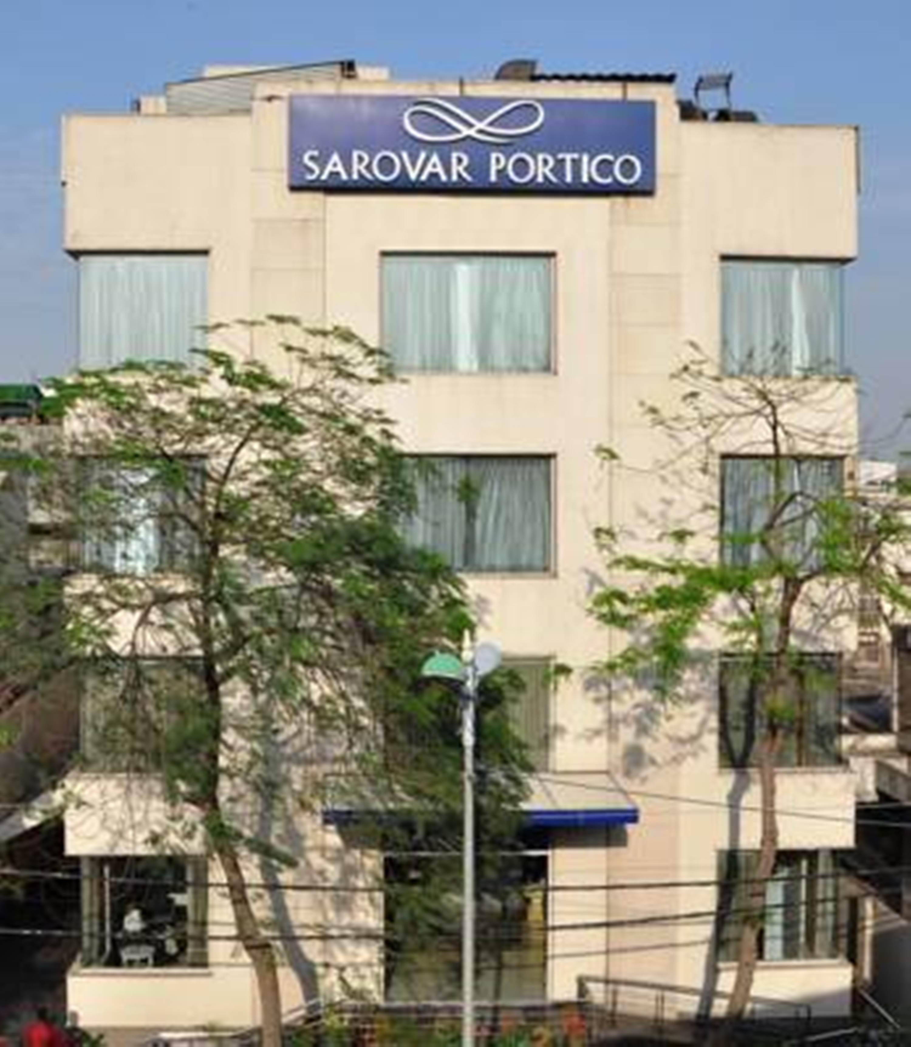 Sarovar Portico Naraina, Hotel Нью-Дели Экстерьер фото