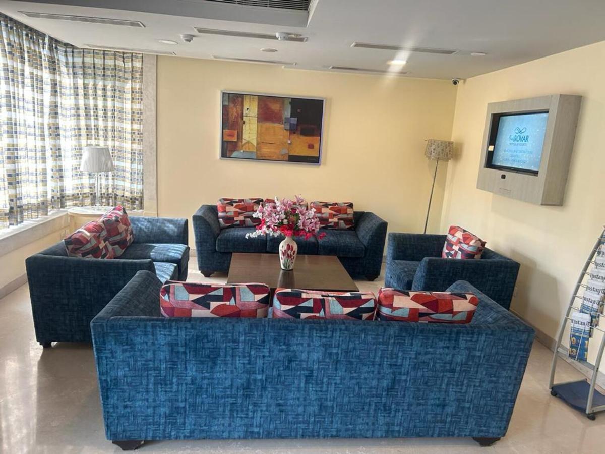 Sarovar Portico Naraina, Hotel Нью-Дели Экстерьер фото