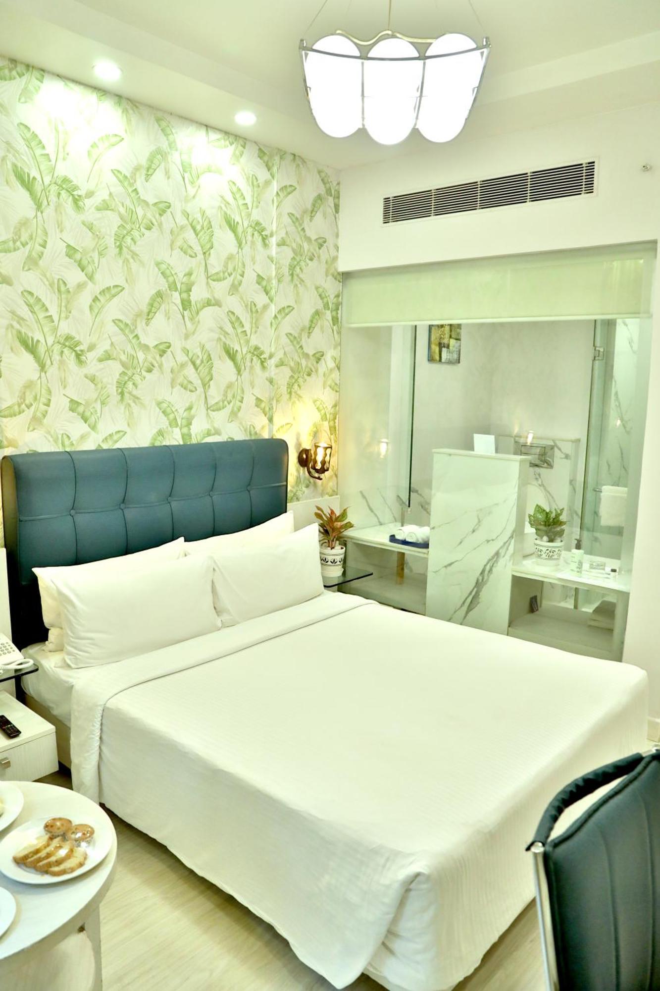 Sarovar Portico Naraina, Hotel Нью-Дели Экстерьер фото