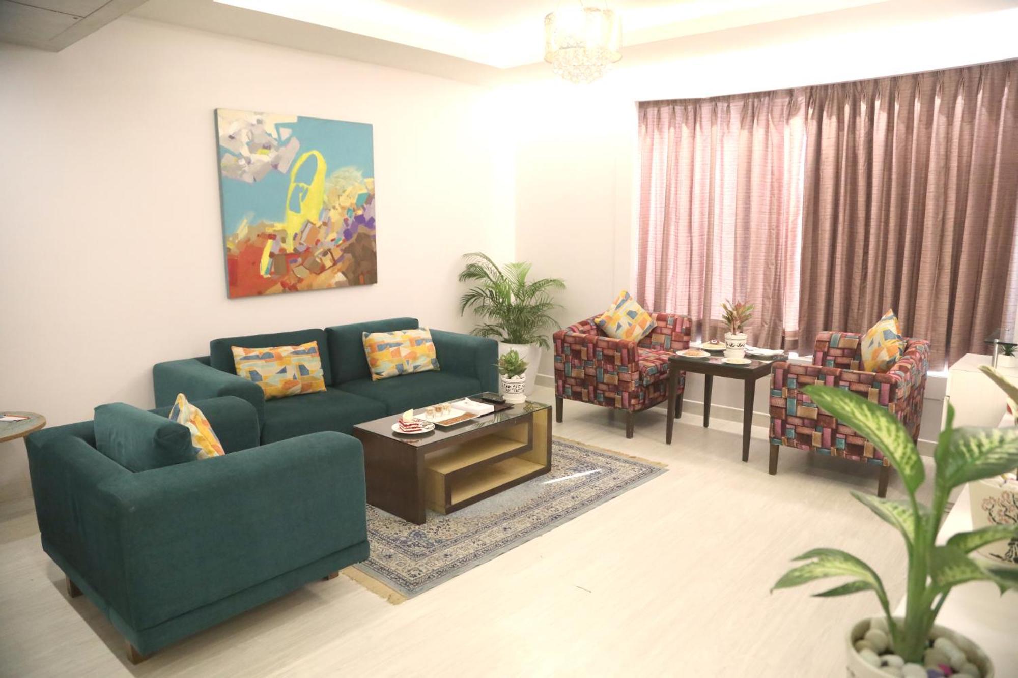 Sarovar Portico Naraina, Hotel Нью-Дели Экстерьер фото