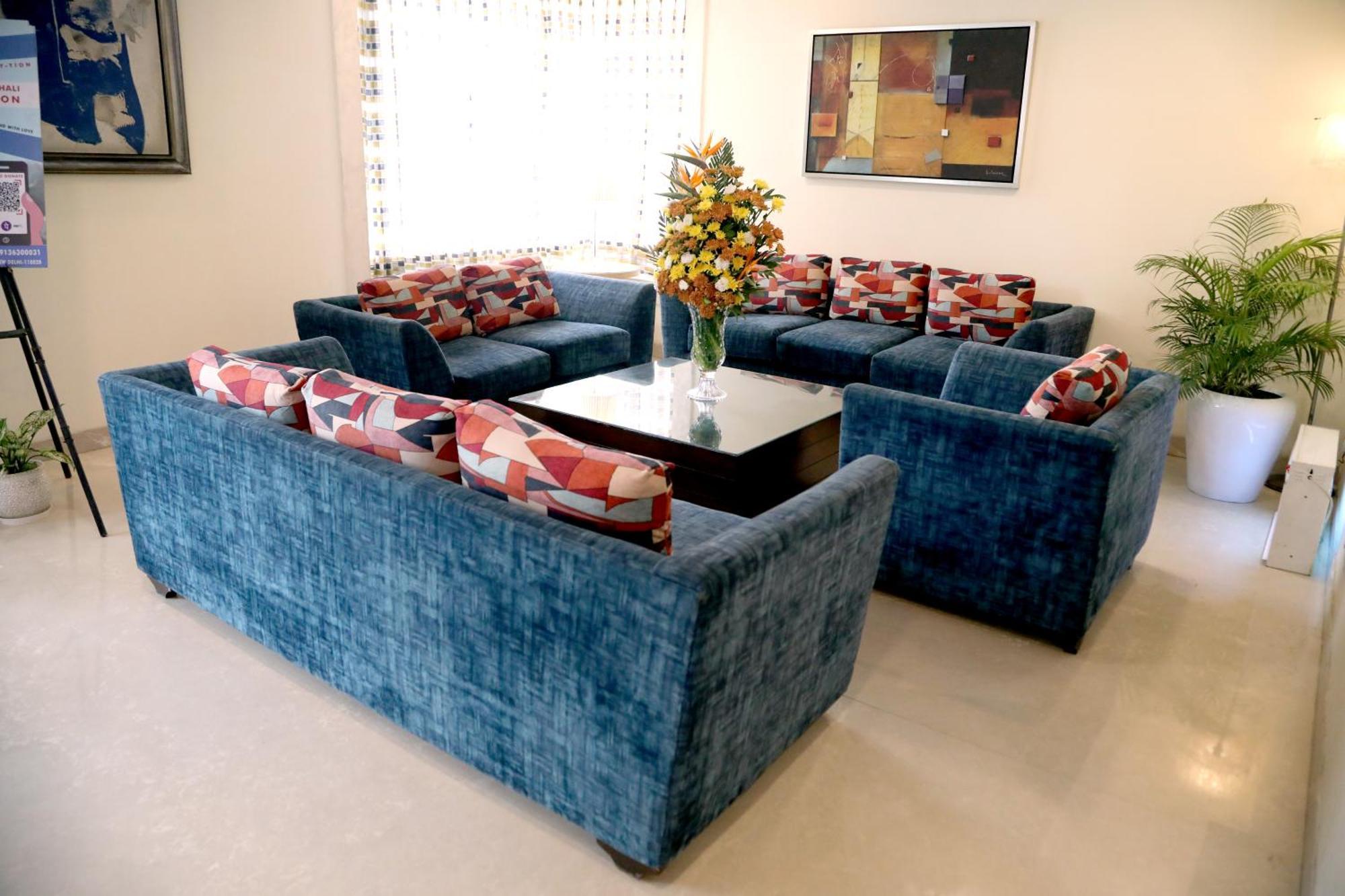 Sarovar Portico Naraina, Hotel Нью-Дели Экстерьер фото