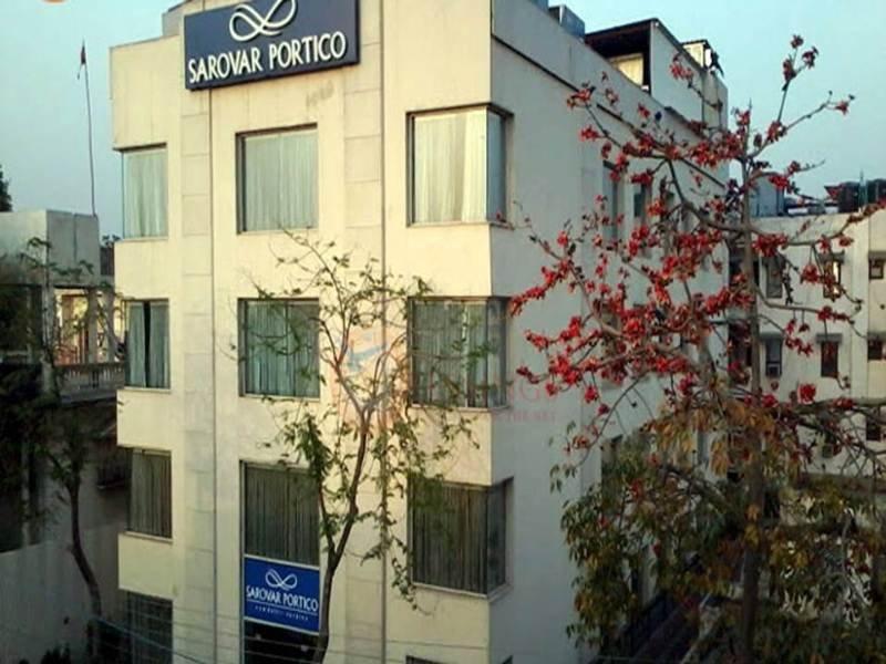 Sarovar Portico Naraina, Hotel Нью-Дели Экстерьер фото