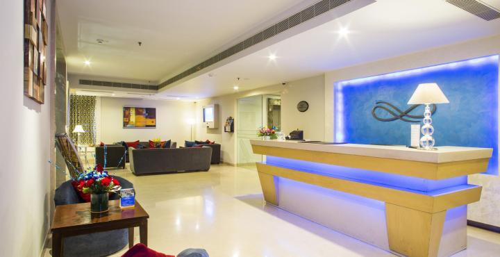 Sarovar Portico Naraina, Hotel Нью-Дели Экстерьер фото
