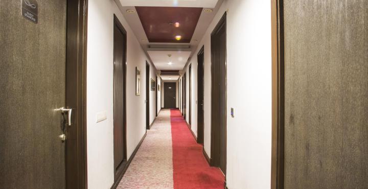 Sarovar Portico Naraina, Hotel Нью-Дели Экстерьер фото